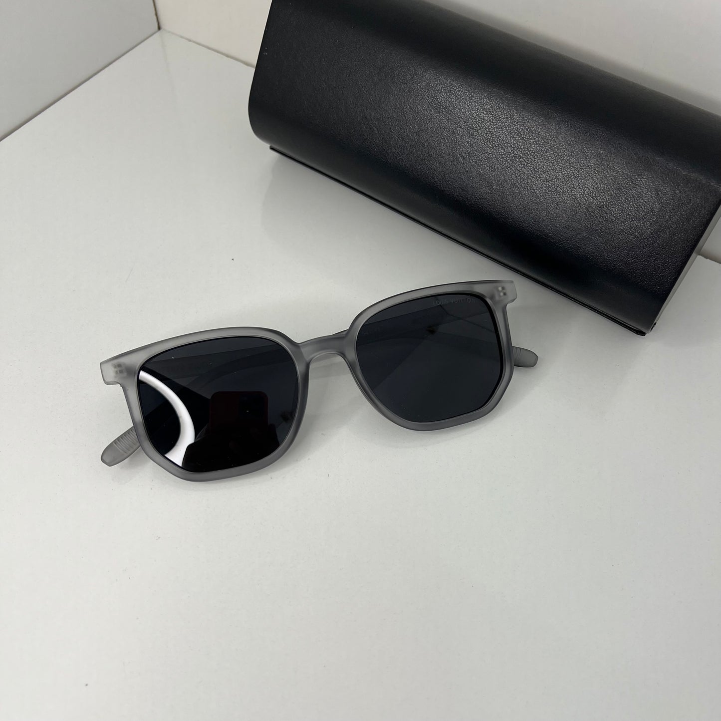 Lunettes Lv Titan gris